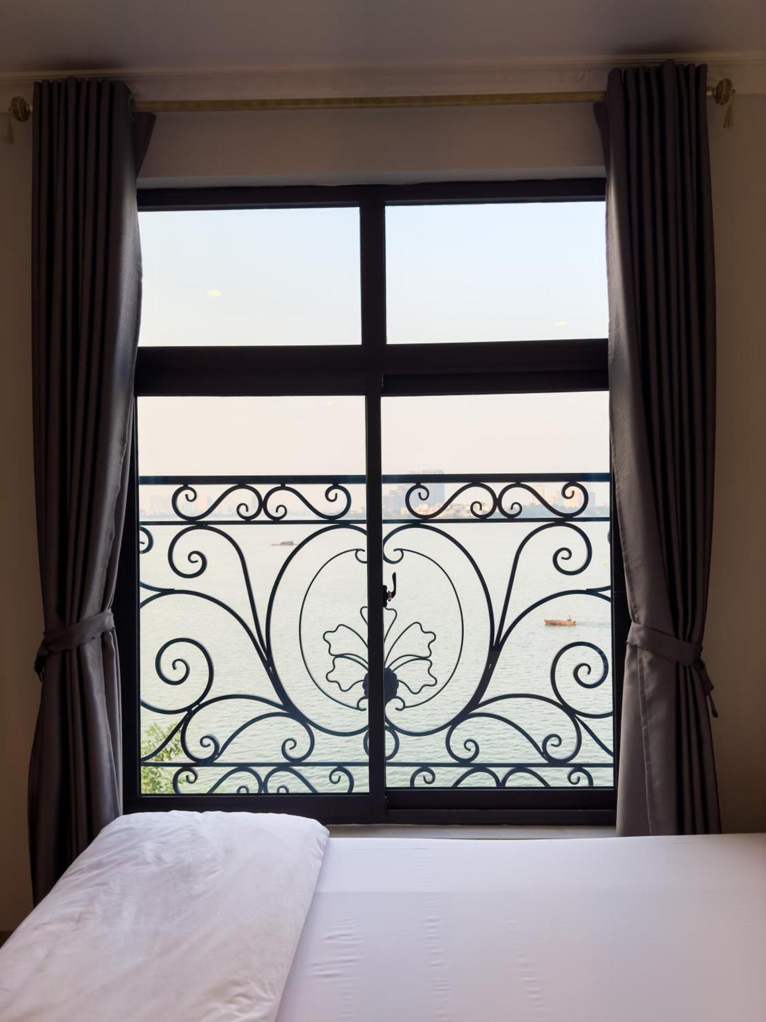 Ven Ho Hotel Hanoi Bagian luar foto