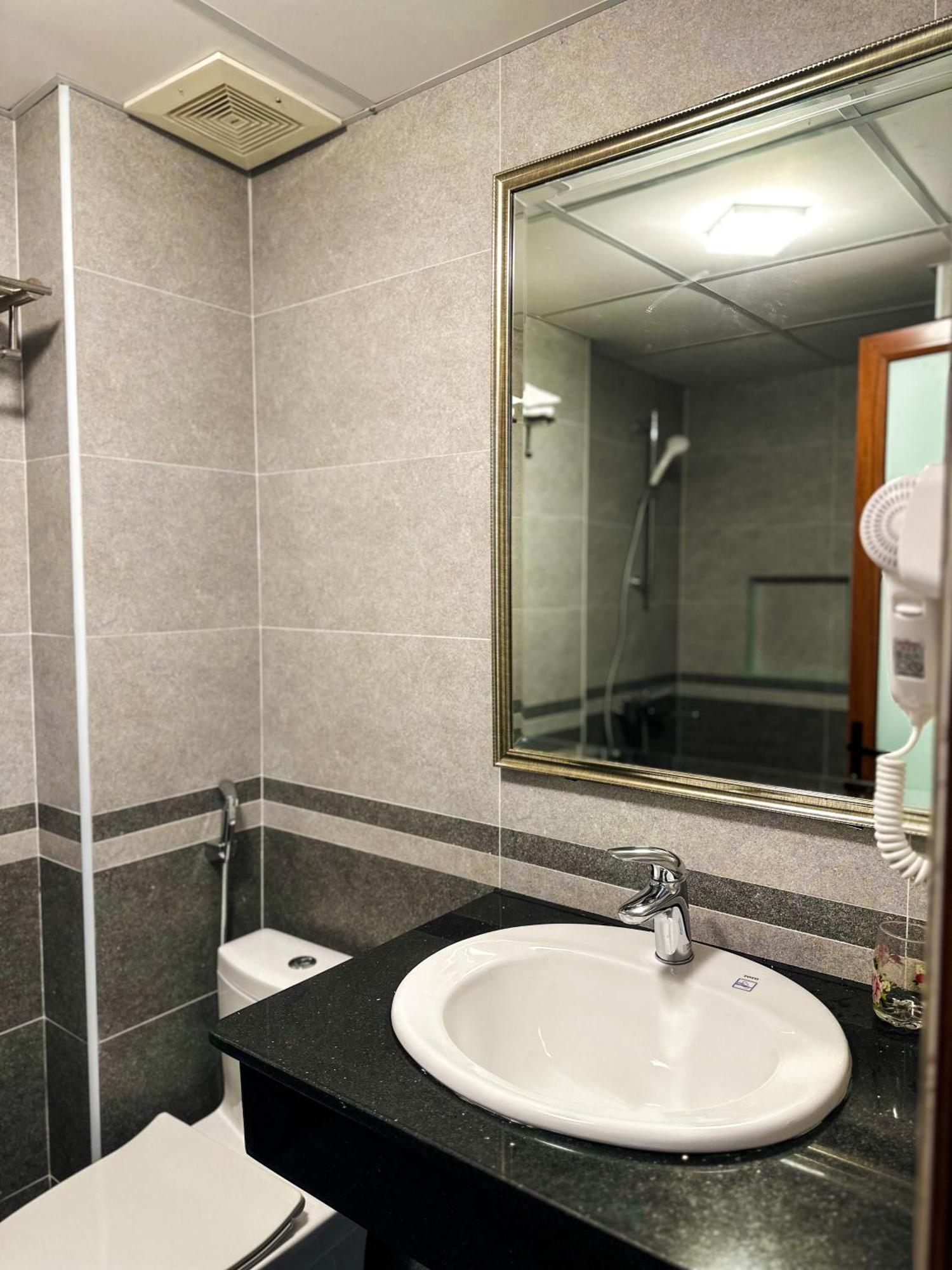 Ven Ho Hotel Hanoi Bagian luar foto